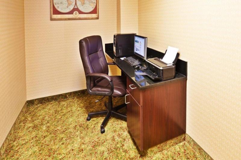 Holiday Inn Express Hotel & Suites Perry, An Ihg Hotel Экстерьер фото