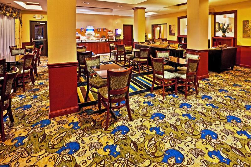 Holiday Inn Express Hotel & Suites Perry, An Ihg Hotel Экстерьер фото